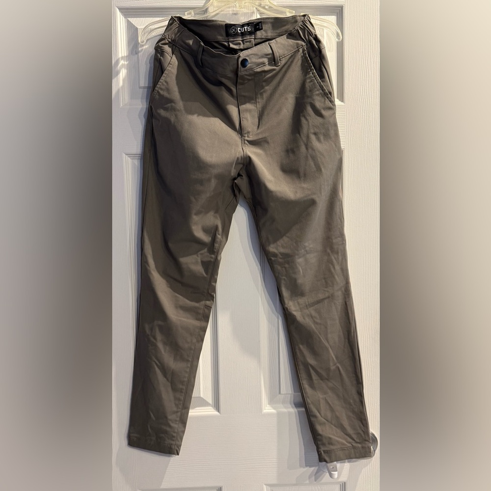 Cuts AO Joggers Canyon Small